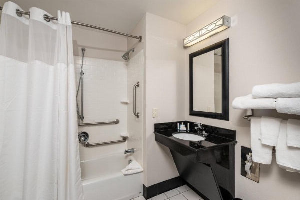 Fairfield Inn & Suites by Marriott New Bedford image 19